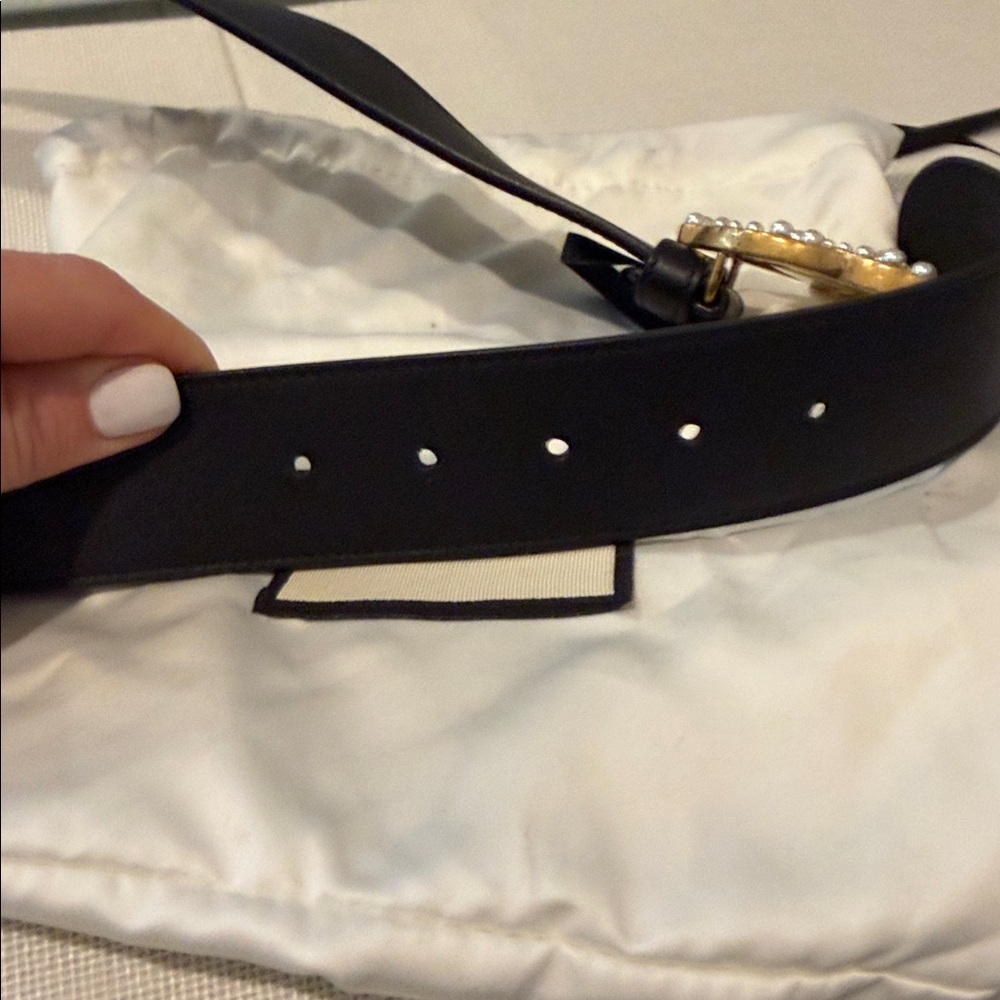 Gucci Black Leather Belt with Gold Pearl GG Buckle - Picture 4 of 4